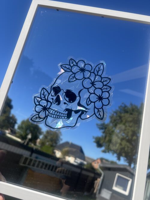 Suncatcher fürs Fenster - Totenkopf mit Blumen